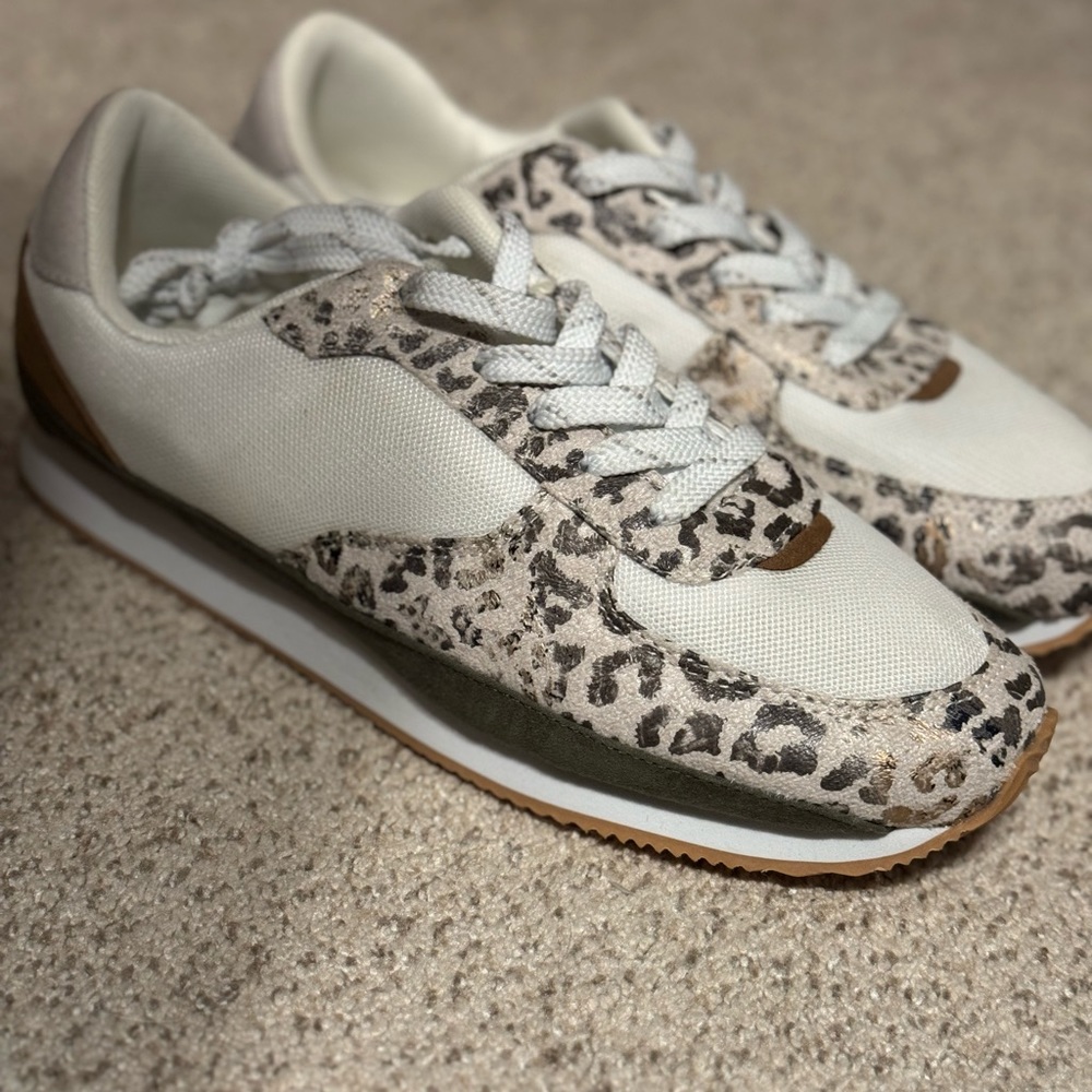 Very G Runner 2 sneakers - cream leopard print NWOT